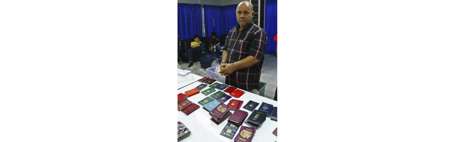 https://www.fakeidwebsite.com/image/cache/catalog/Blog/Blog%20Posts/Fake%20Passport%20Seller%20Thailand-1920x600.jpg